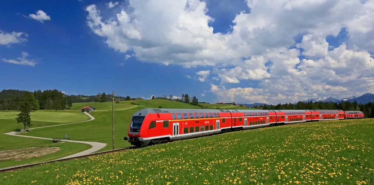 قطار سریعالسیر تهران - مشهد