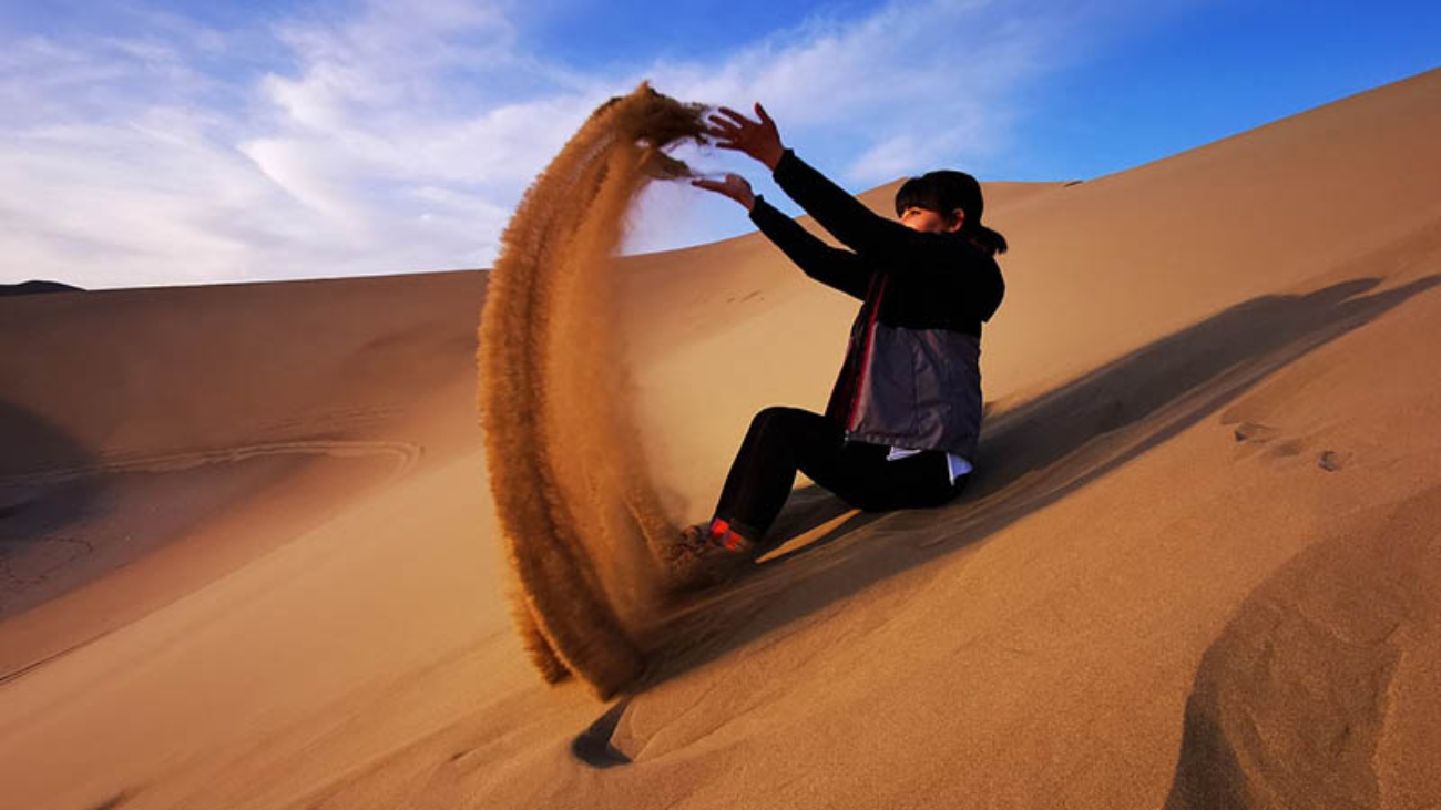 بهترین زمان سال برای سفر به کویر؛ بررسی کامل آب‌وهوا