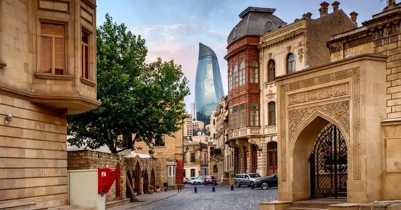 جاذبه های گردشگری باکو,بناهای تاریخی باکو,بناهای مدرن باکو