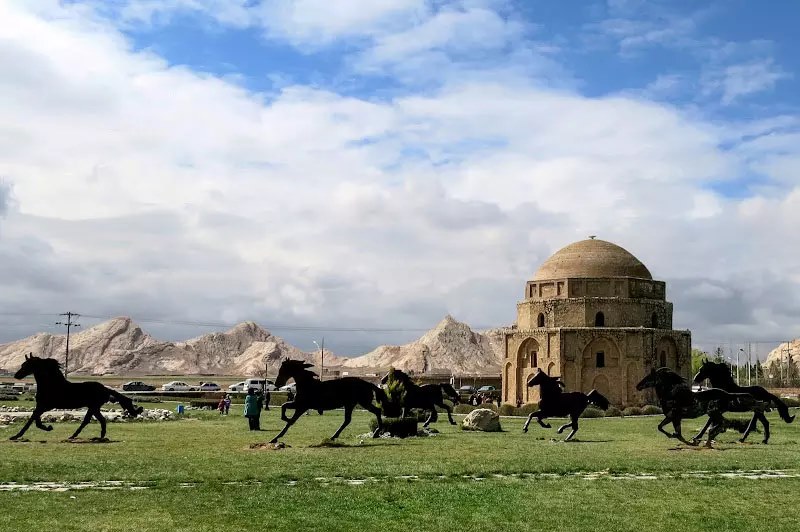 بناهای تاریخی کرمان,جاذبه های دیدنی کرمان,جاذبه های کرمان