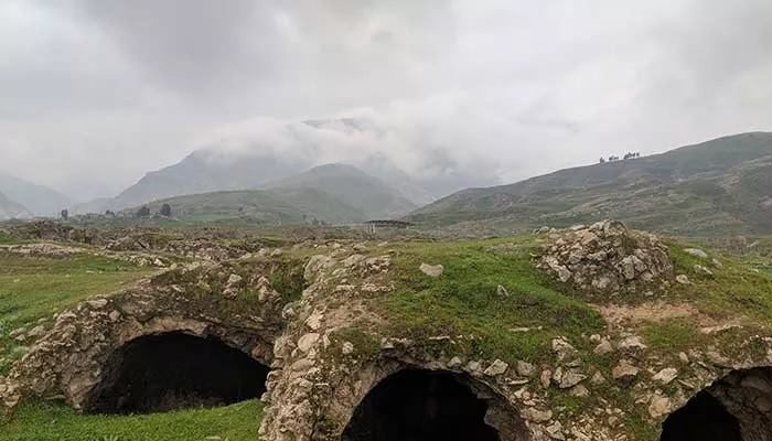 دیدنی های ایلام آبشار پلیه ایوان ایلام,جاذبه های گردشگری ایلام,دریاچه دوقلو سیاه گاو