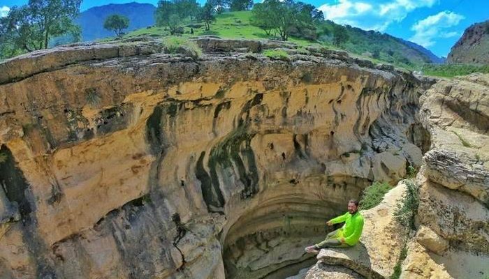 دیدنی های ایلام آبشار پلیه ایوان ایلام,جاذبه های گردشگری ایلام,دریاچه دوقلو سیاه گاو