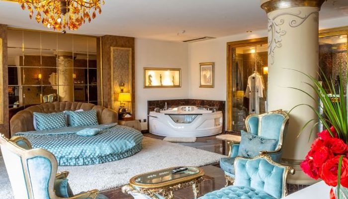 بهترین هتل های تهران اسپیناس,بهترین هتل های تهران,هتل پارسیان آزادی