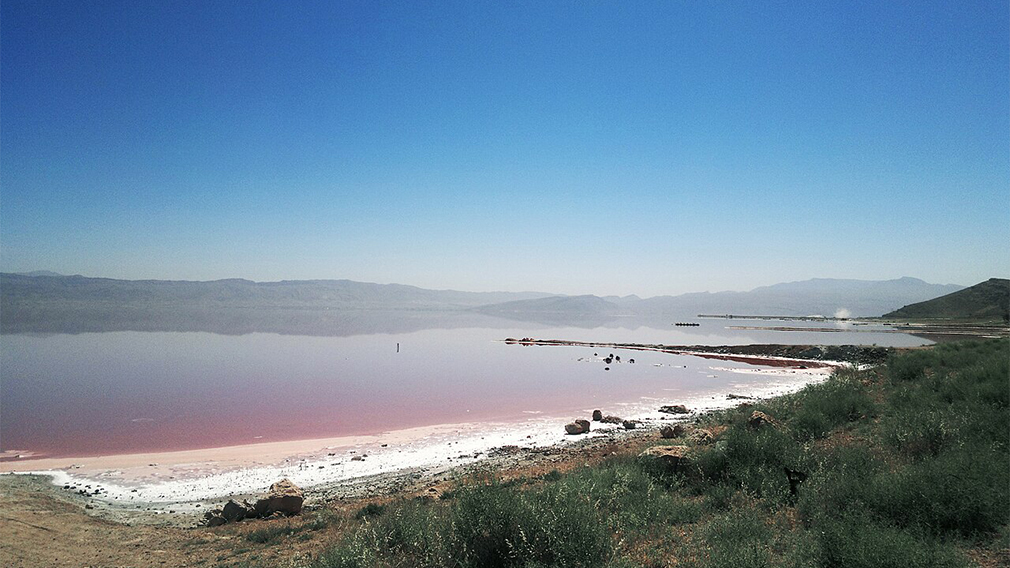 دریاچه مهارلو شیراز دریاچه صورتی شیراز,دریاچه مهارلو,روستای مهارلو شیراز