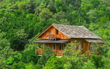 اقامت در کلبههای چوبی ایران