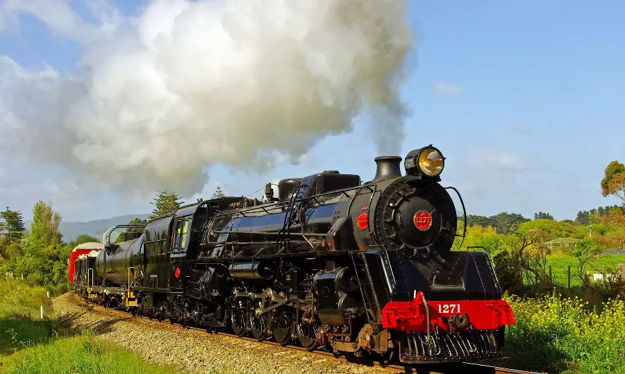 قطار سریعالسیر تهران - مشهد